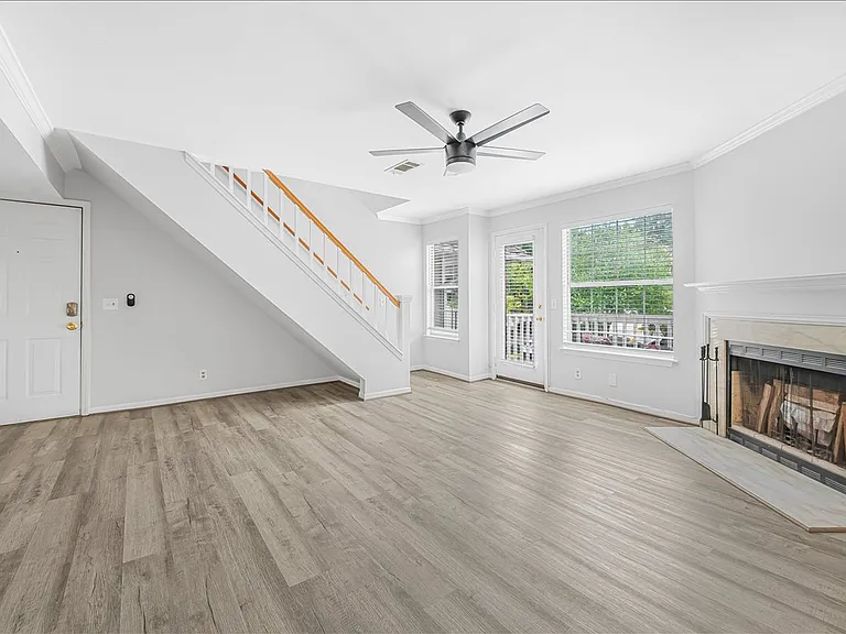 5820 Inman Park Cir #220 — Photo 12