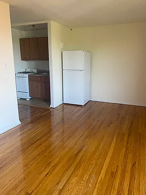 Rented by Queens Apartments Realty LLC | media 8