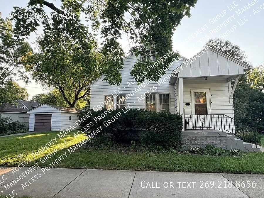 NW Side 3 Bedroom 1 Bathroom Home By Pew Campus — Photo 1