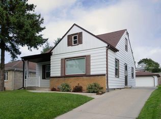 2524 S 77th St, West Allis, WI 53219