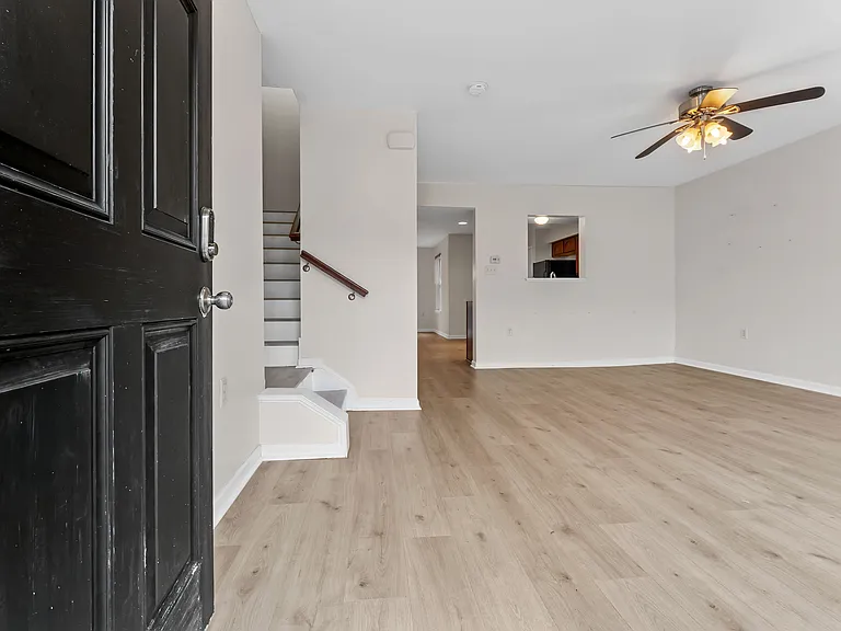 148 Hawks Run Rd — Photo 2