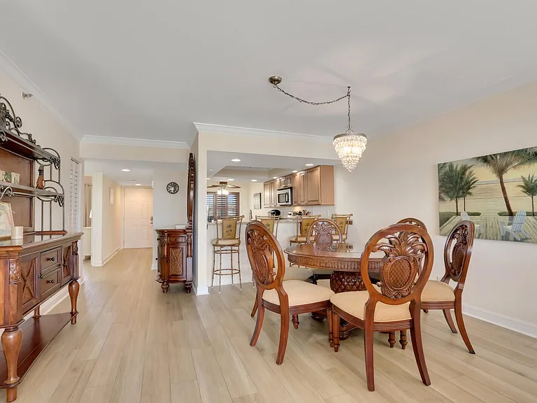 1055 Ocean Dr #403 — Photo 25