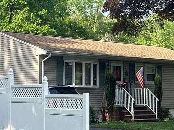 3rd image of 12 New St