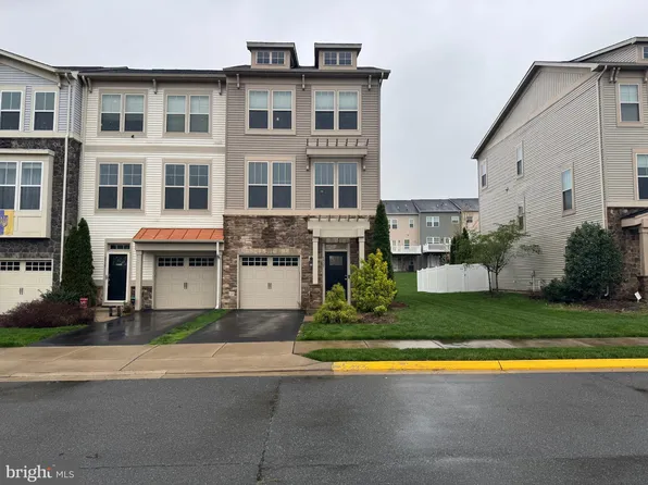 8937 Garrett Way, Manassas, VA 20112