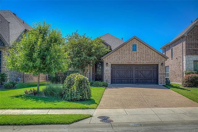 1st image of 593 Bordeaux Dr