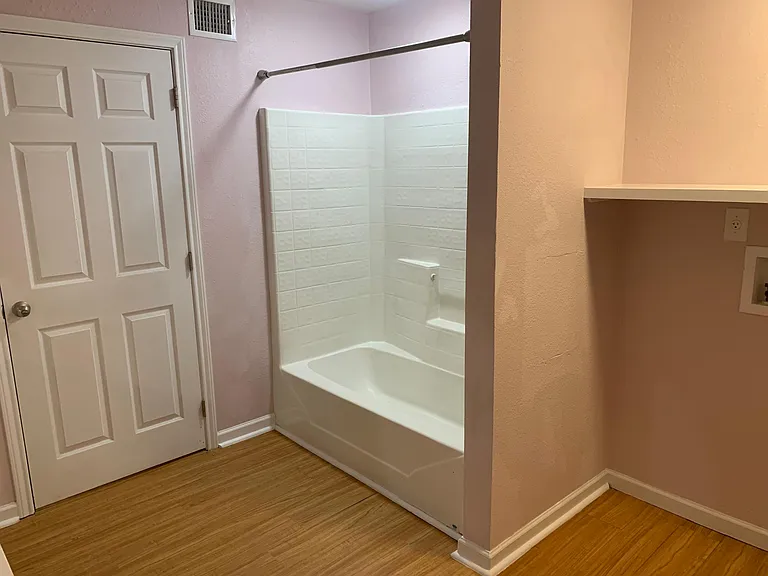 719 W Orleans St #B — Photo 11