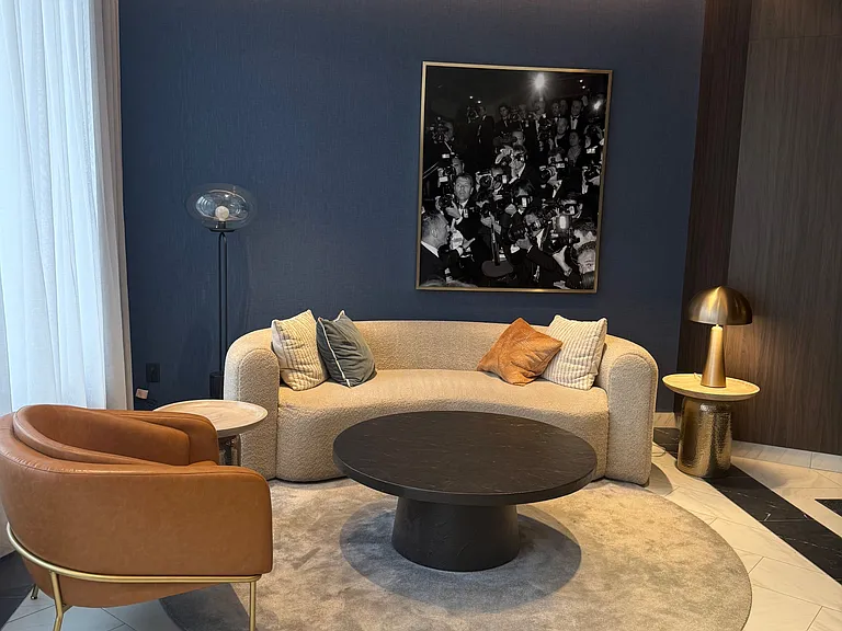 500 Dupont St #814 — Photo 6