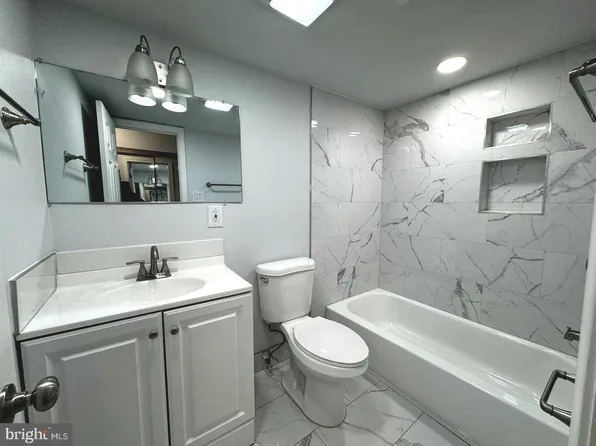 3853 Saint Barnabas Rd APT 102, Suitland, MD 20746