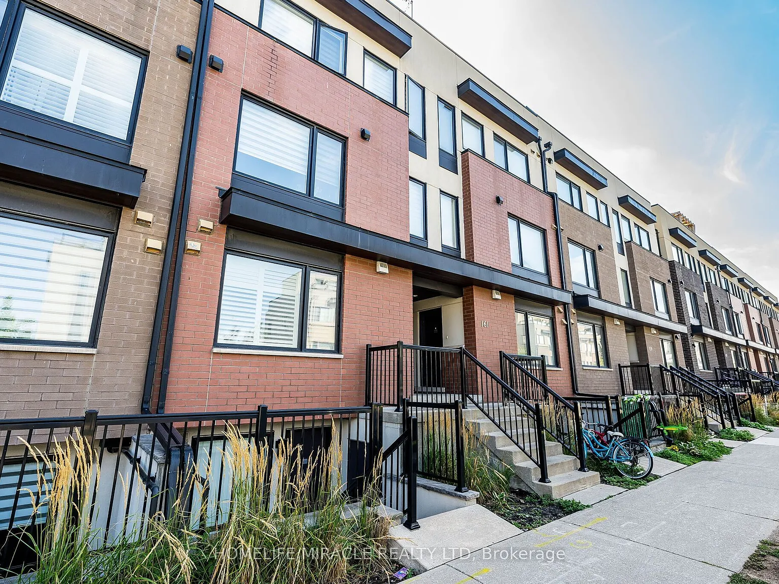 2 bed, $2,400 — Photo 2