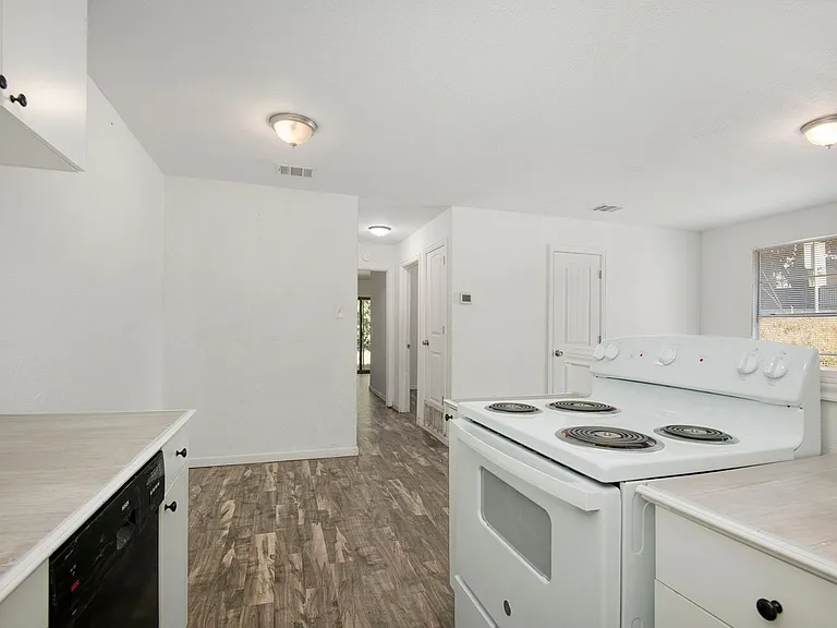 6000 Calloway Ct — Photo 13