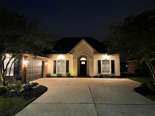429 Oak Point Dr Photo 1