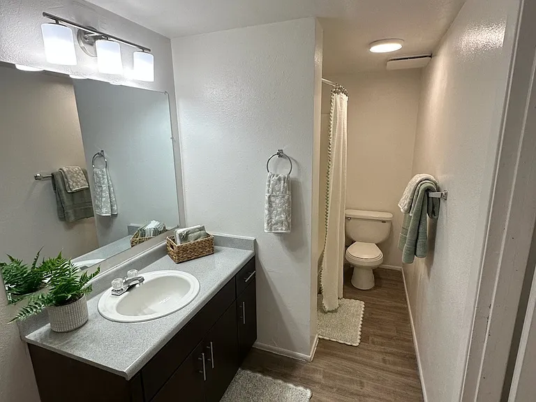 Mountain View at Riverdale Apartments — Photo 14