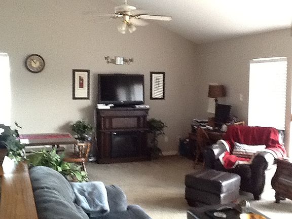 4th image of 20 Lakeview Vlg