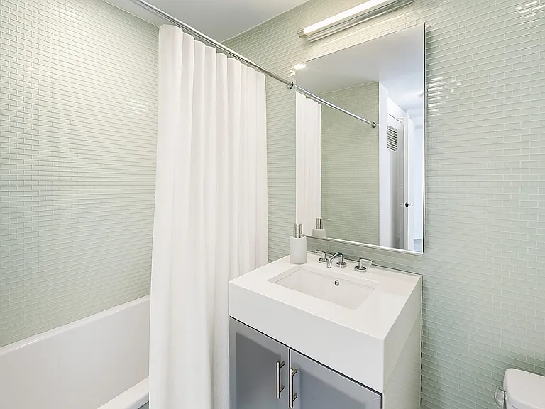 1113 York Ave #27D — Photo 6