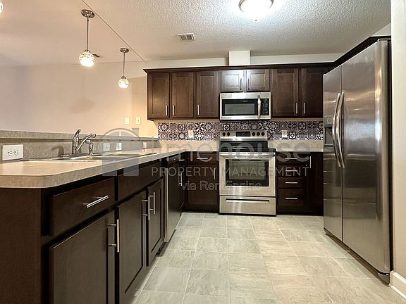 4th image of 1016 Thoroughgood Way APT 305