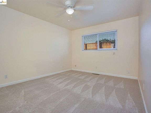 3rd image of 1606 Monterey Dr