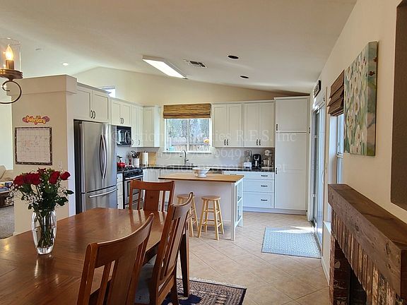5th image of 807 Shenencock Ct