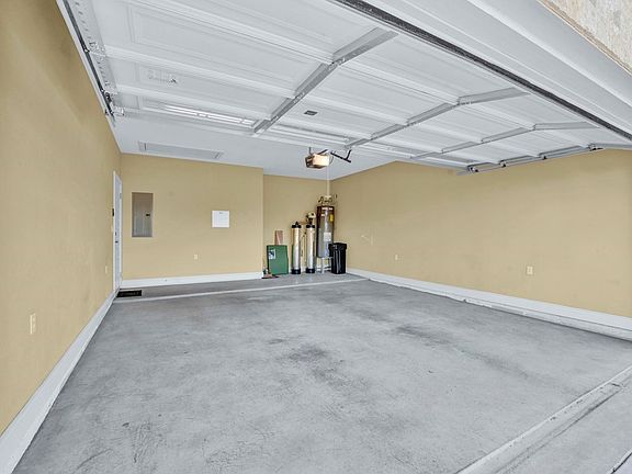 2nd image of 1708 Cherrywood Dr