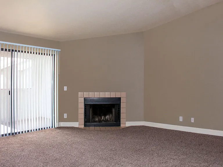 Mandalay Bay Apartments — Photo 18