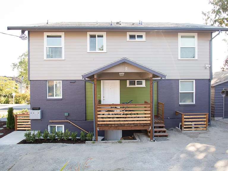 2221 E Thomas St #2 — Photo 10