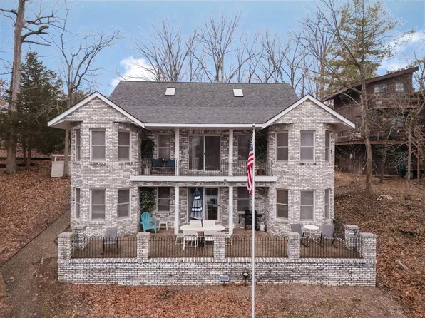 175 Oak Cir, Goreville, IL 62939