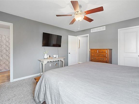 5th image of 1304 Joshua Ct SE