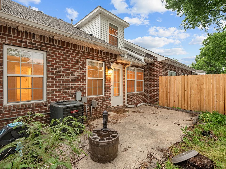 1st image of 141 Noel Cove Cir