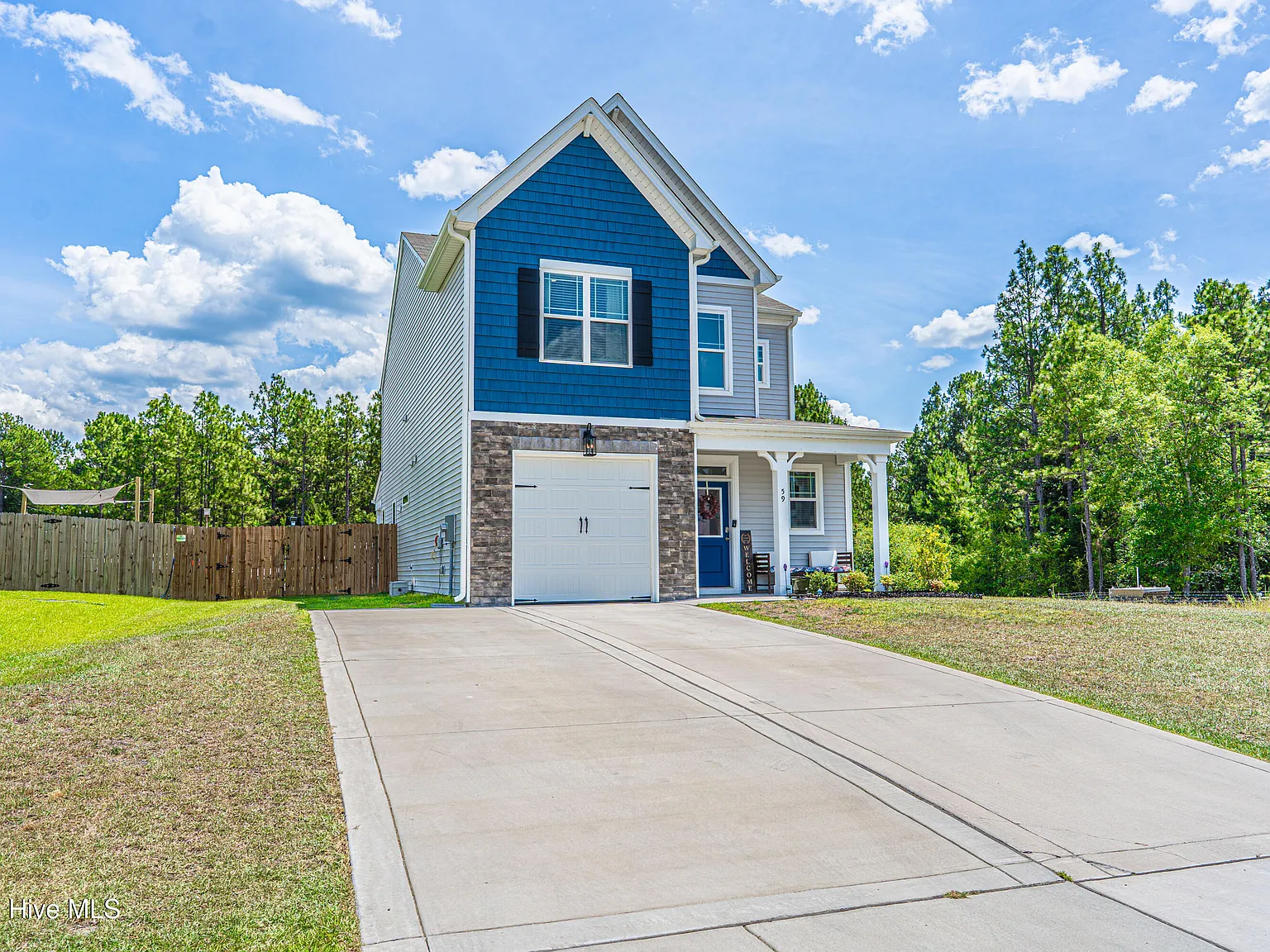 3 bed, 2.5 bath, 2130 sqft, $2,400 — Photo 3