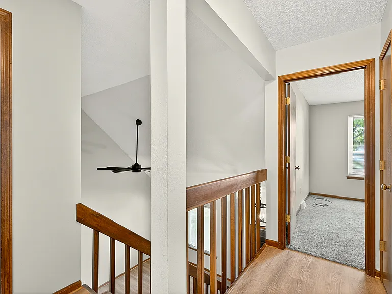 739 SE Country Ln — Photo 11