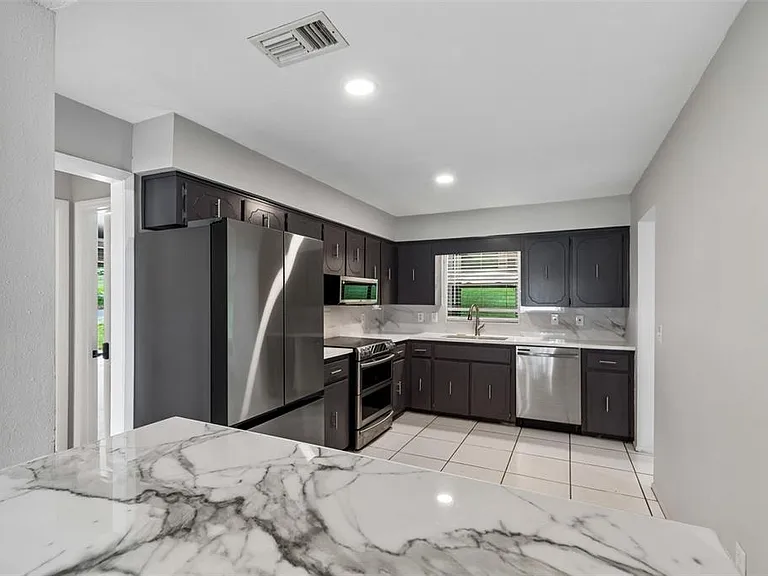400 E Silver Star Rd — Photo 19