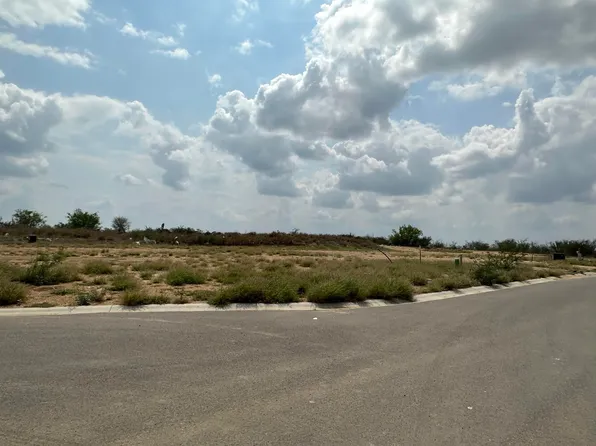 6809 La Cumbre Dr, Laredo, TX 78043
