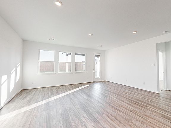 3rd image of 21619 Shadowbrook Birch Dr