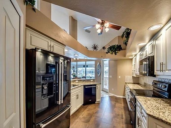 3rd image of 2225 SE 17th Pl