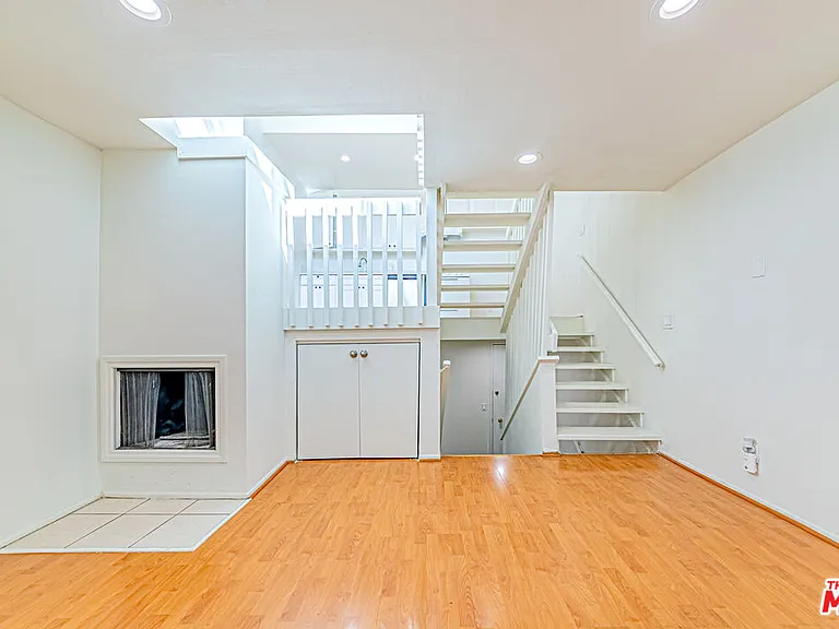 933 S Manhattan Pl — Photo 5