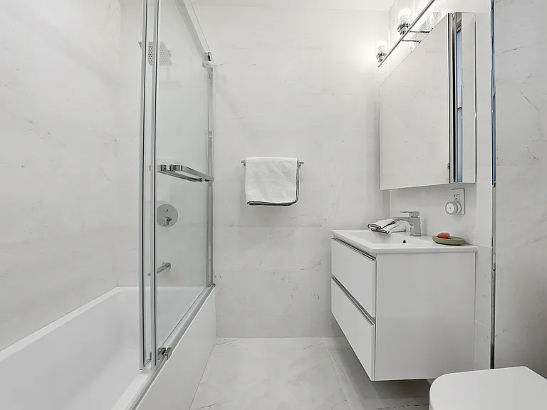 50 E 72nd St #10B — Photo 16