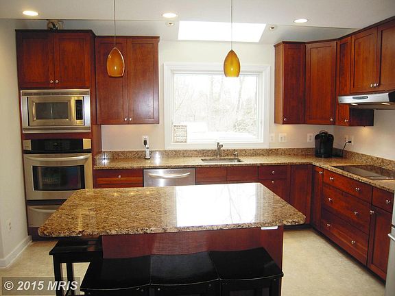 5th image of 15192 Stillfield Pl