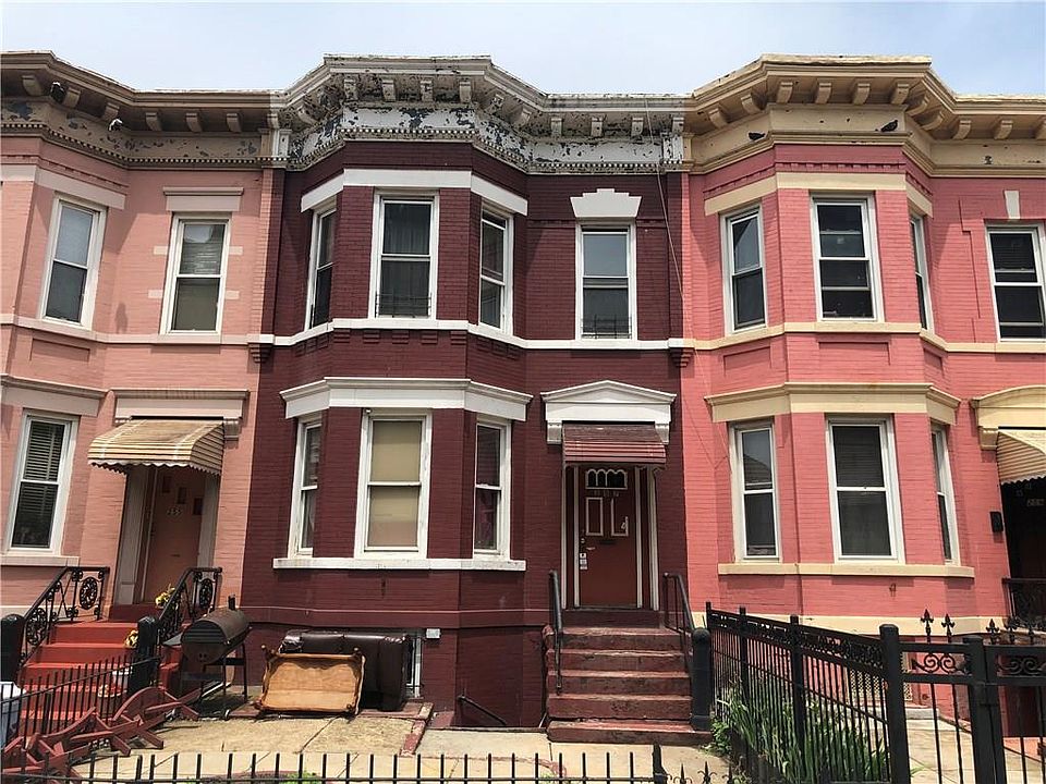 1st image of 257 Clarkson Ave