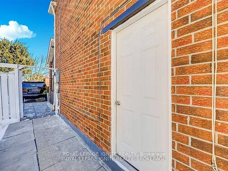 32 Lansbury Dr #BASEMENT — Photo 4