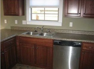 150 Falling Waters Ln, Maylene, AL 35114