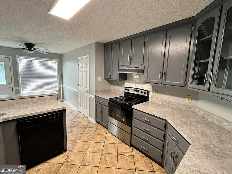 102 Myles Ln — Photo 9