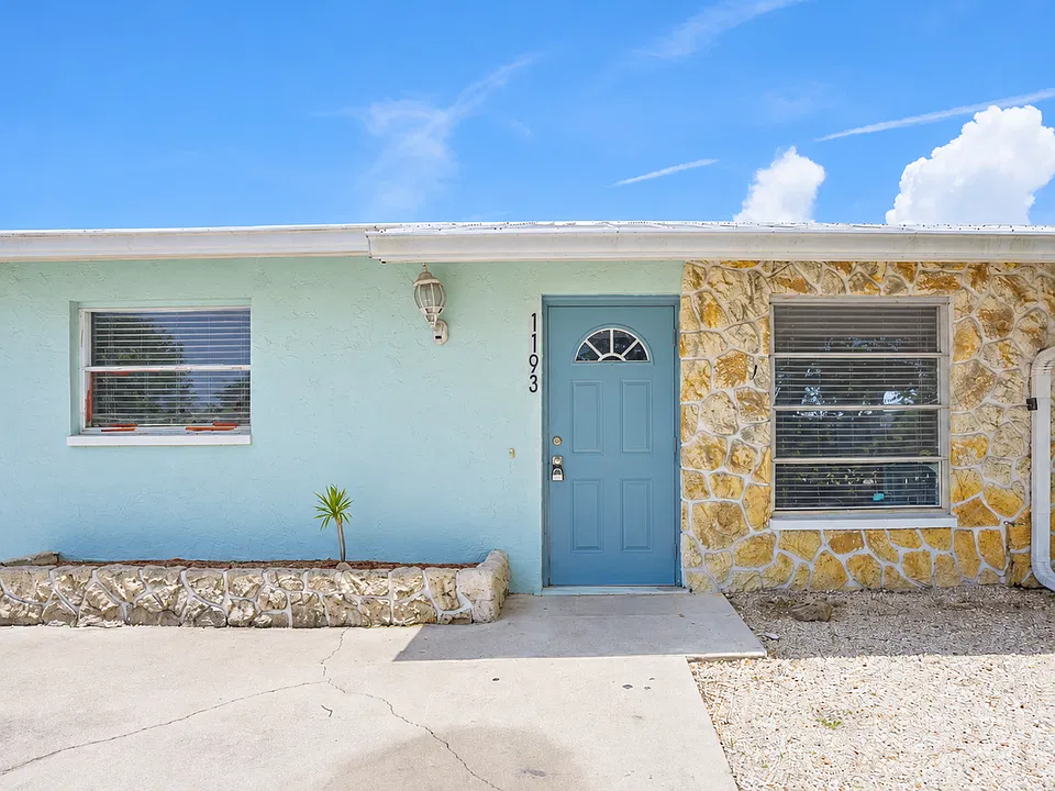 1193 S Alhambra Cir