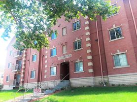 131 E Davenport St
