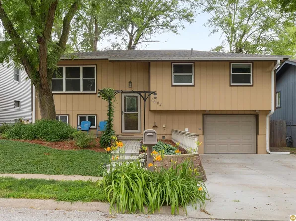 1604 Lincoln Ave, Plattsmouth, NE 68048
