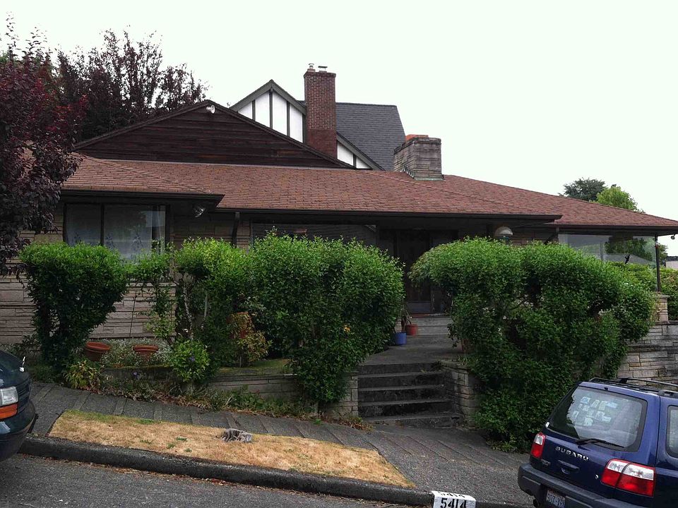2nd image of 5414 NE 44th St