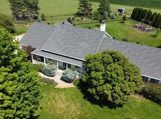 806 S A Rd, Doniphan, NE 68832