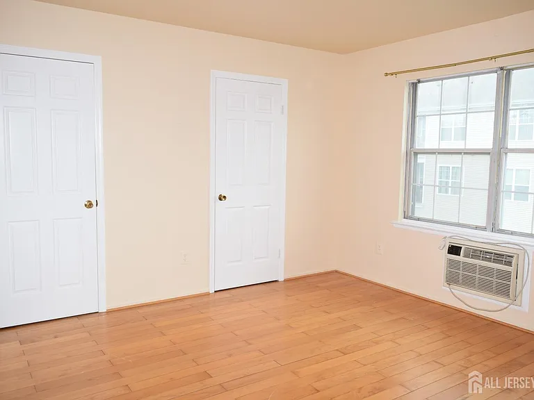 31 Larch St — Photo 28