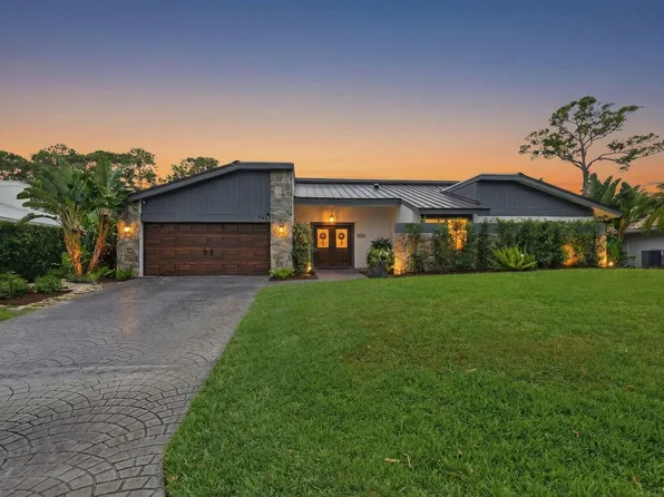 701 Lakewoode Circle, Delray Beach, FL 33445