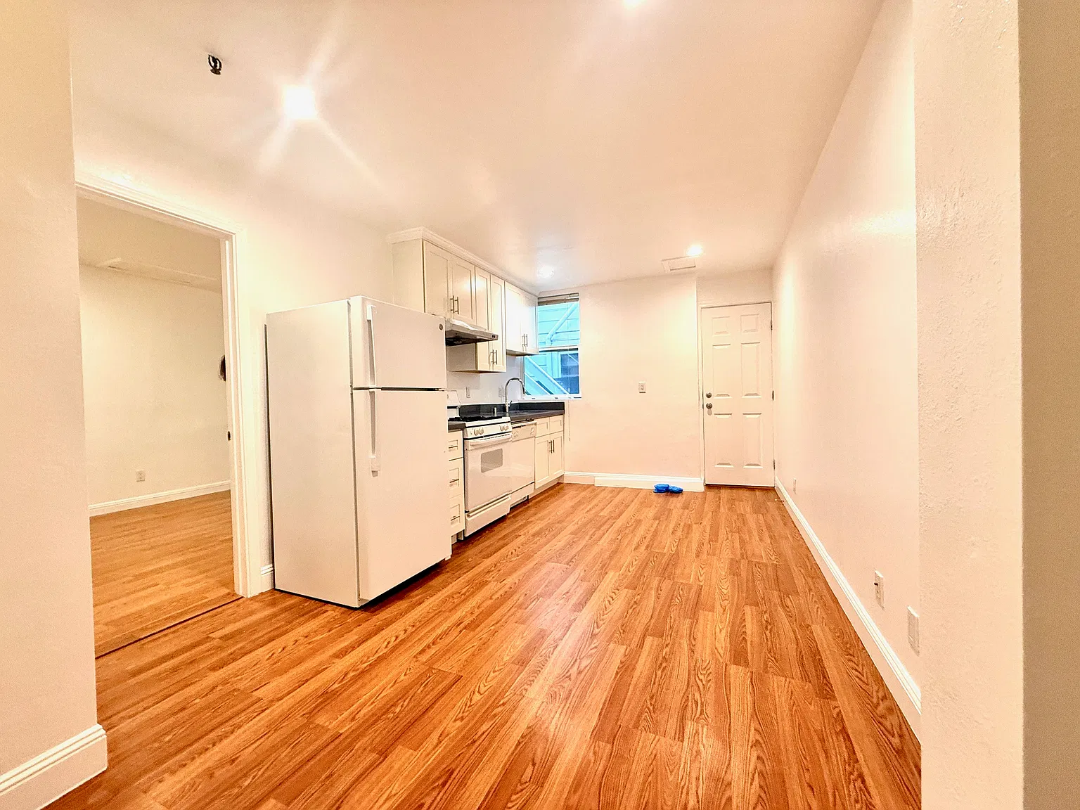 1 bed, 500 sqft, $2,400 — Photo 4