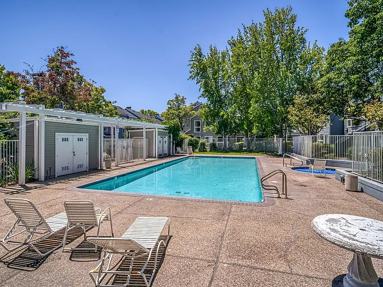 729 Portwalk Pl — Photo 19