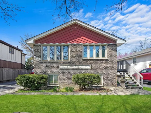 282 Catalpa Ave, Wood Dale, IL 60191